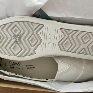 New in Box Toms Alpargata 11